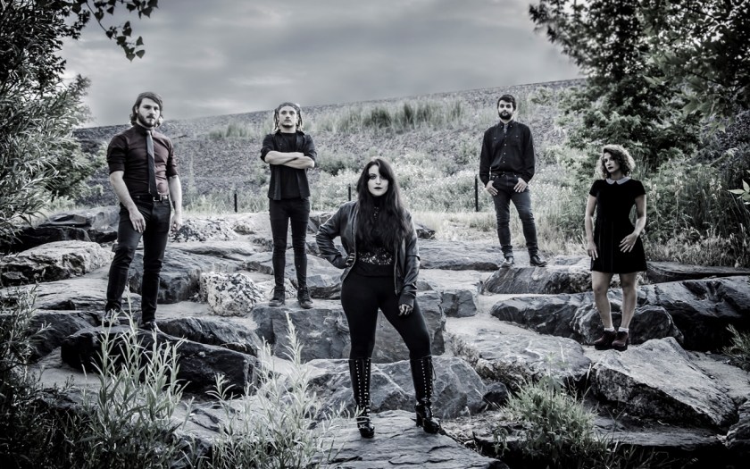 SharoneAndTheWind_KMillerPhotography_crop