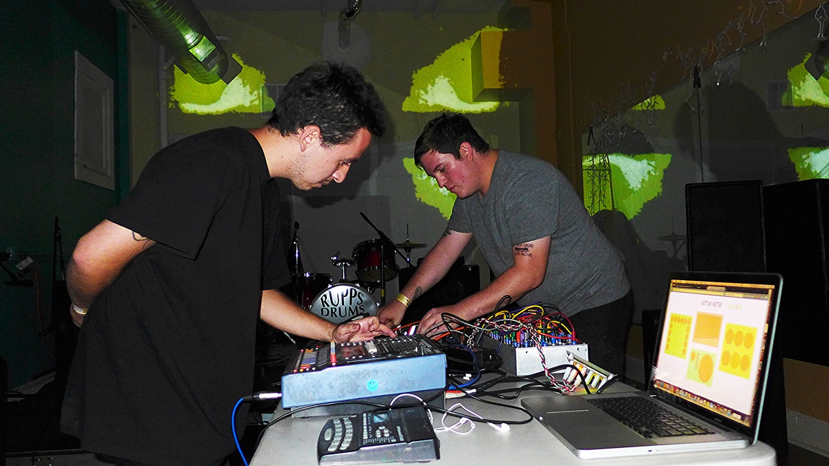 entrancerdocilerottweiler_aug16_2014_tommurphy