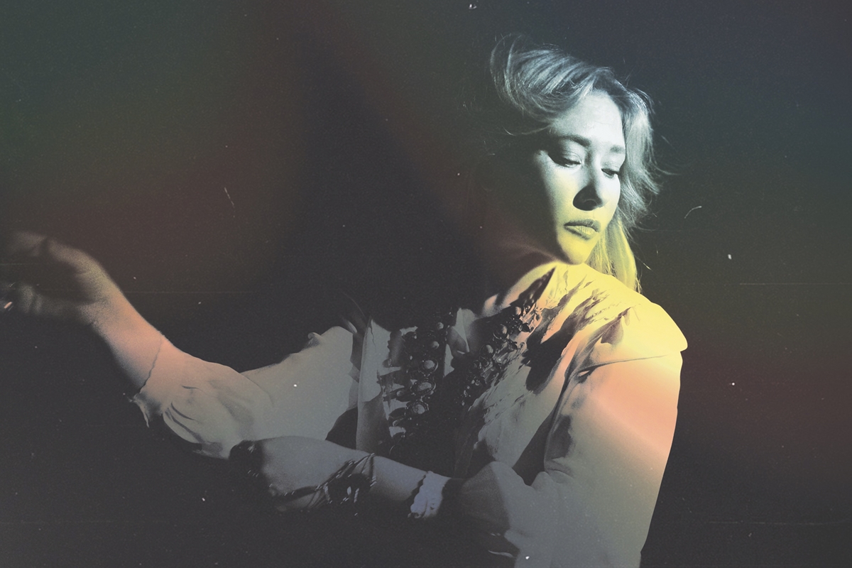 AnnaRose_BrokenIsBeautiful1_crop